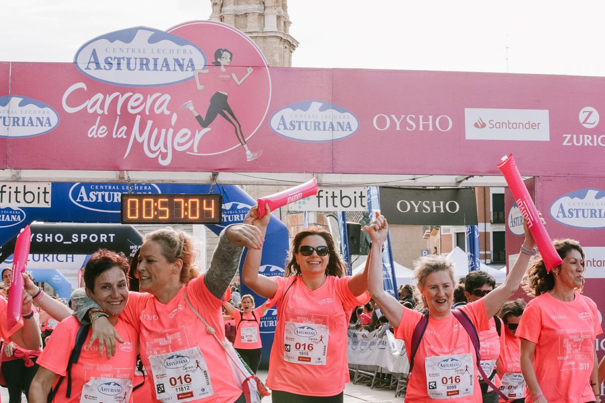 Llegada de la Carrera de la Mujer de Zaragoza (GALERÍA 12)