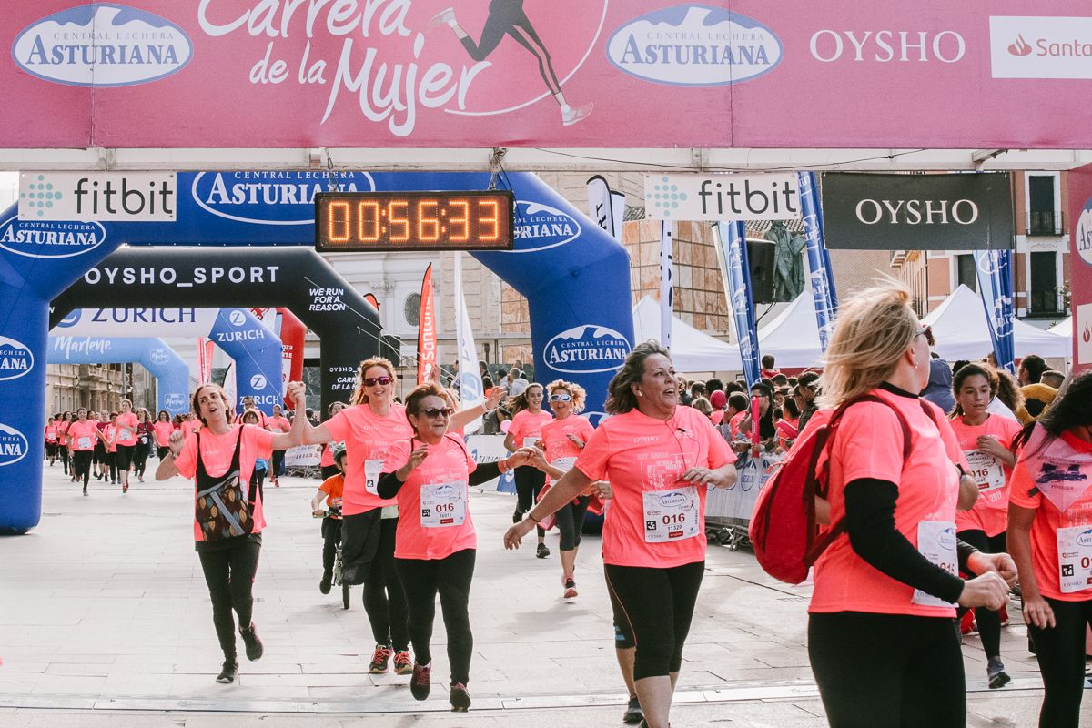 Llegada de la Carrera de la Mujer de Zaragoza (GALERÍA 11)