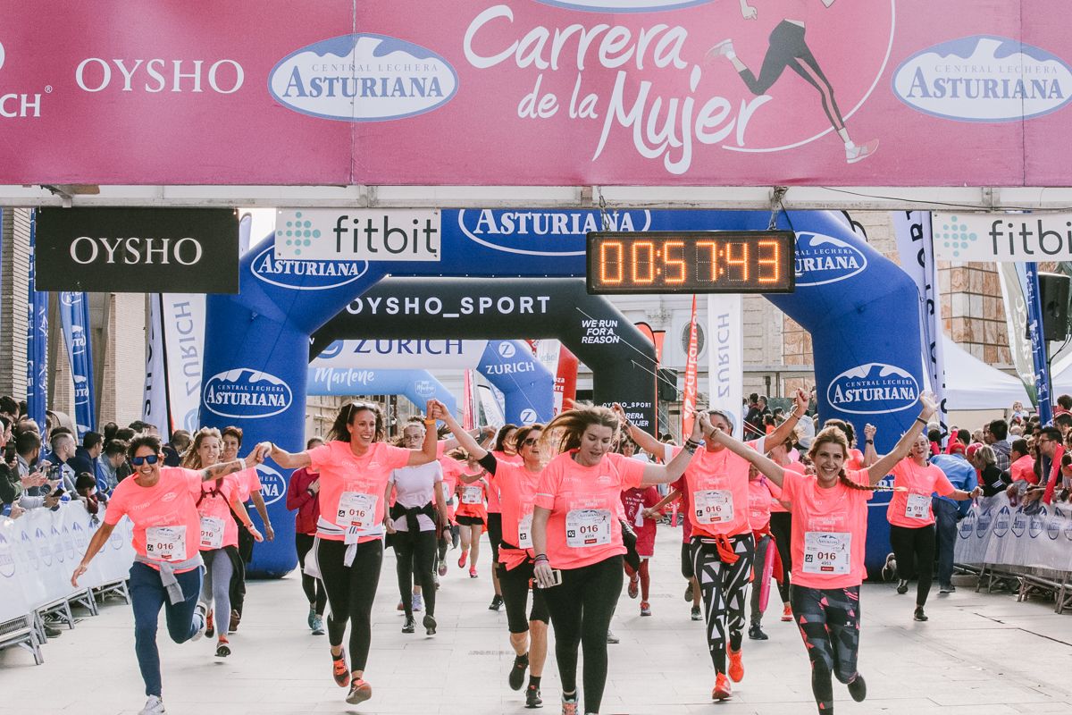 Llegada de la Carrera de la Mujer de Zaragoza (GALERÍA 12)
