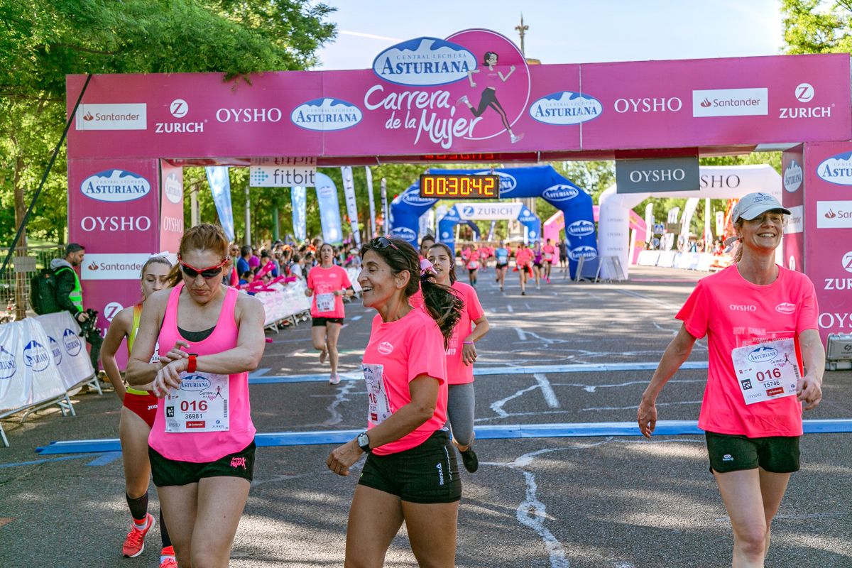 Carrera de la Mujer de Madrid - META, ARCO DERECHO (de 30:13 a 31:31)