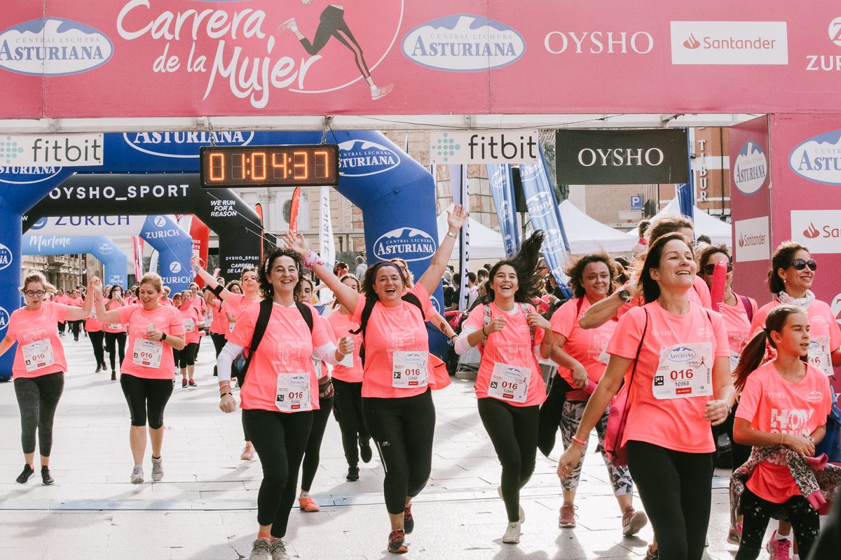 Llegada de la Carrera de la Mujer de Zaragoza (GALERÍA 14)
