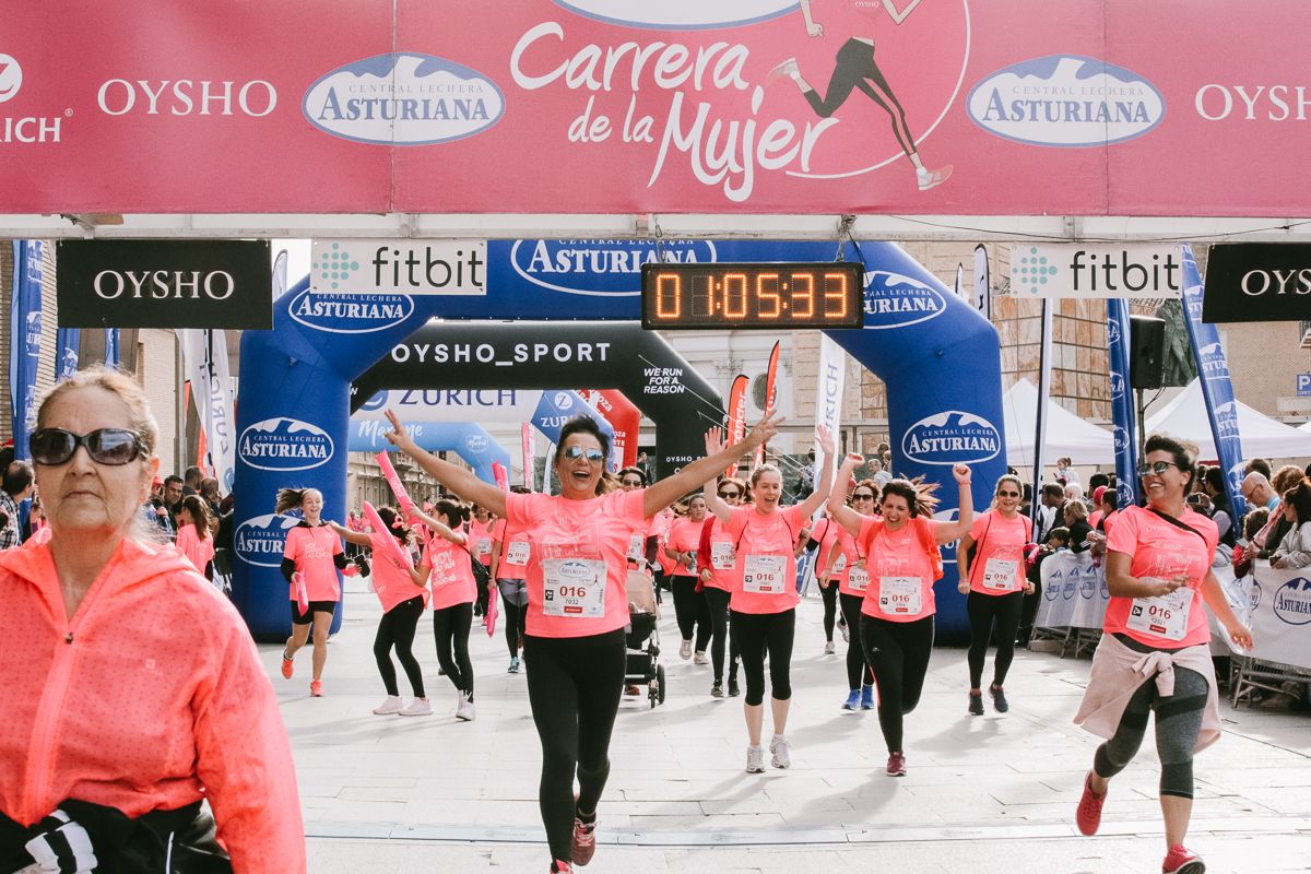 Llegada de la Carrera de la Mujer de Zaragoza (GALERÍA 14)