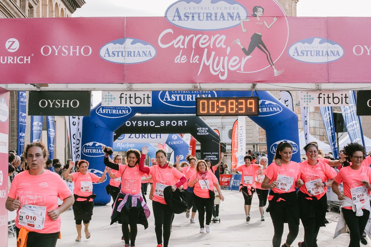 Llegada de la Carrera de la Mujer de Zaragoza (GALERÍA 13)