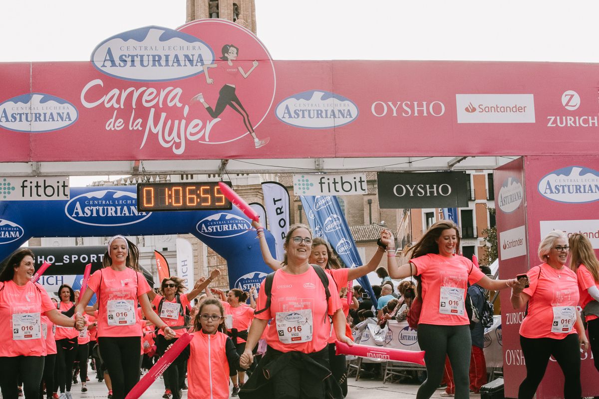 Llegada de la Carrera de la Mujer de Zaragoza (GALERÍA 14)