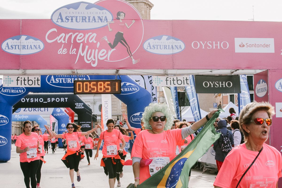 Llegada de la Carrera de la Mujer de Zaragoza (GALERÍA 13)