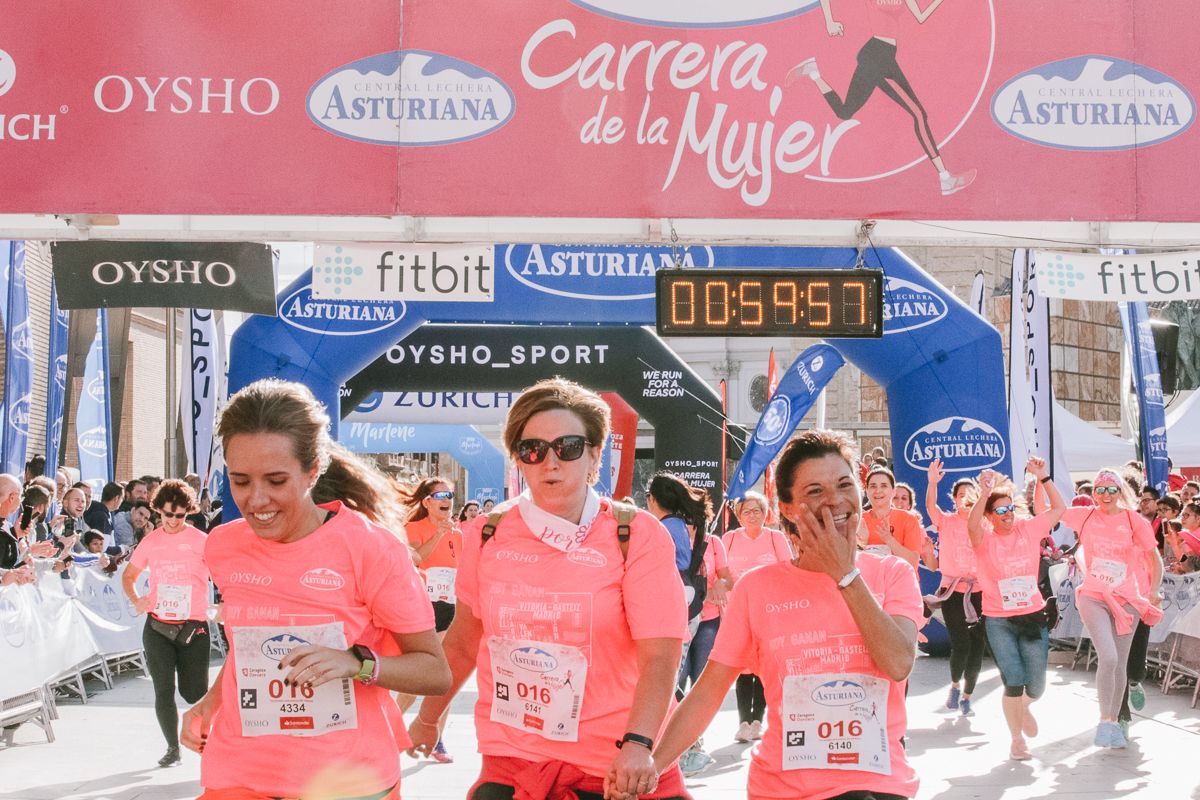 Llegada de la Carrera de la Mujer de Zaragoza (GALERÍA 13)