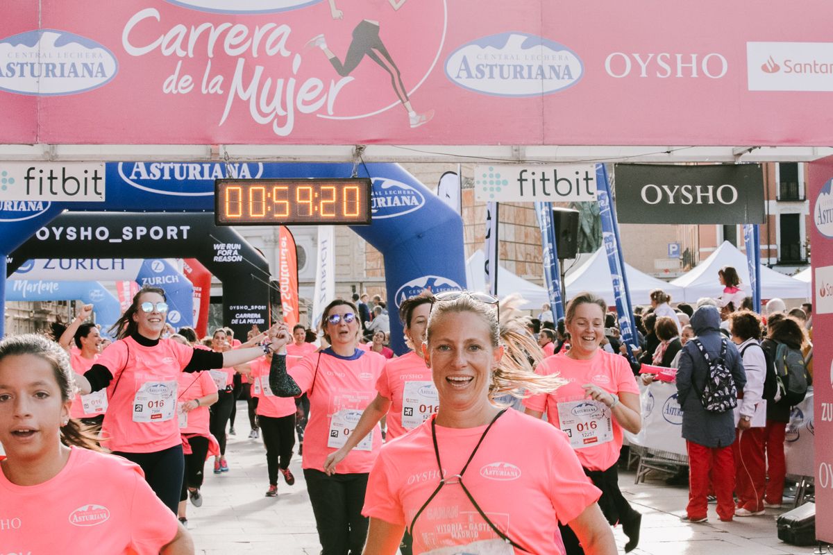 Llegada de la Carrera de la Mujer de Zaragoza (GALERÍA 13)