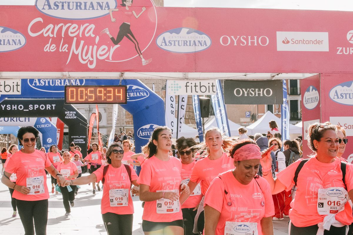 Llegada de la Carrera de la Mujer de Zaragoza (GALERÍA 13)