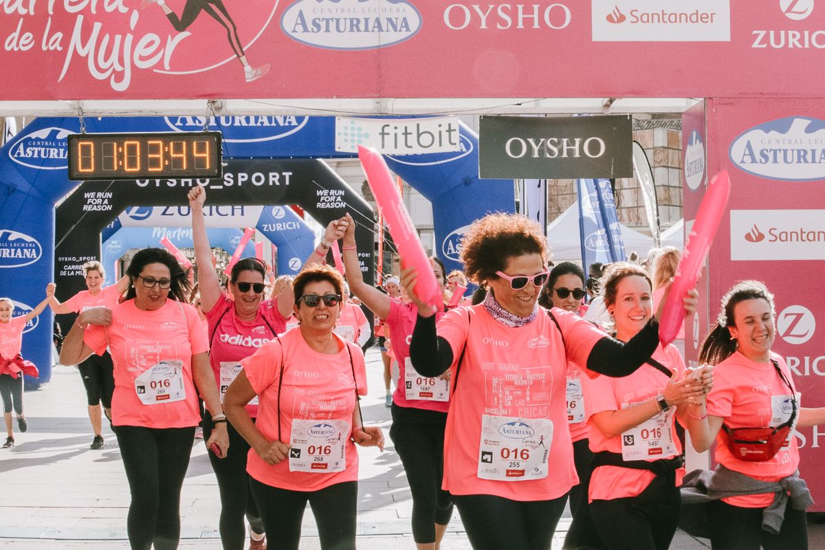 Llegada de la Carrera de la Mujer de Zaragoza (GALERÍA 14)