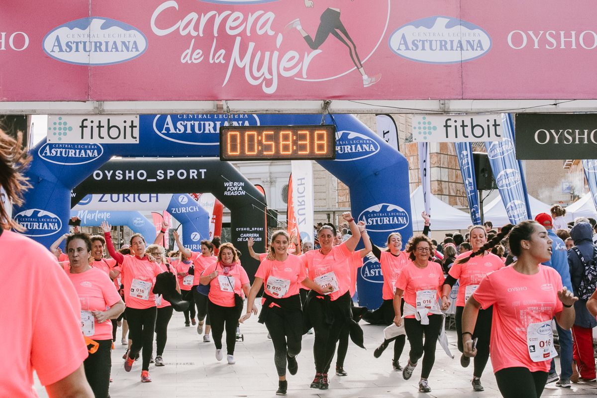 Llegada de la Carrera de la Mujer de Zaragoza (GALERÍA 13)