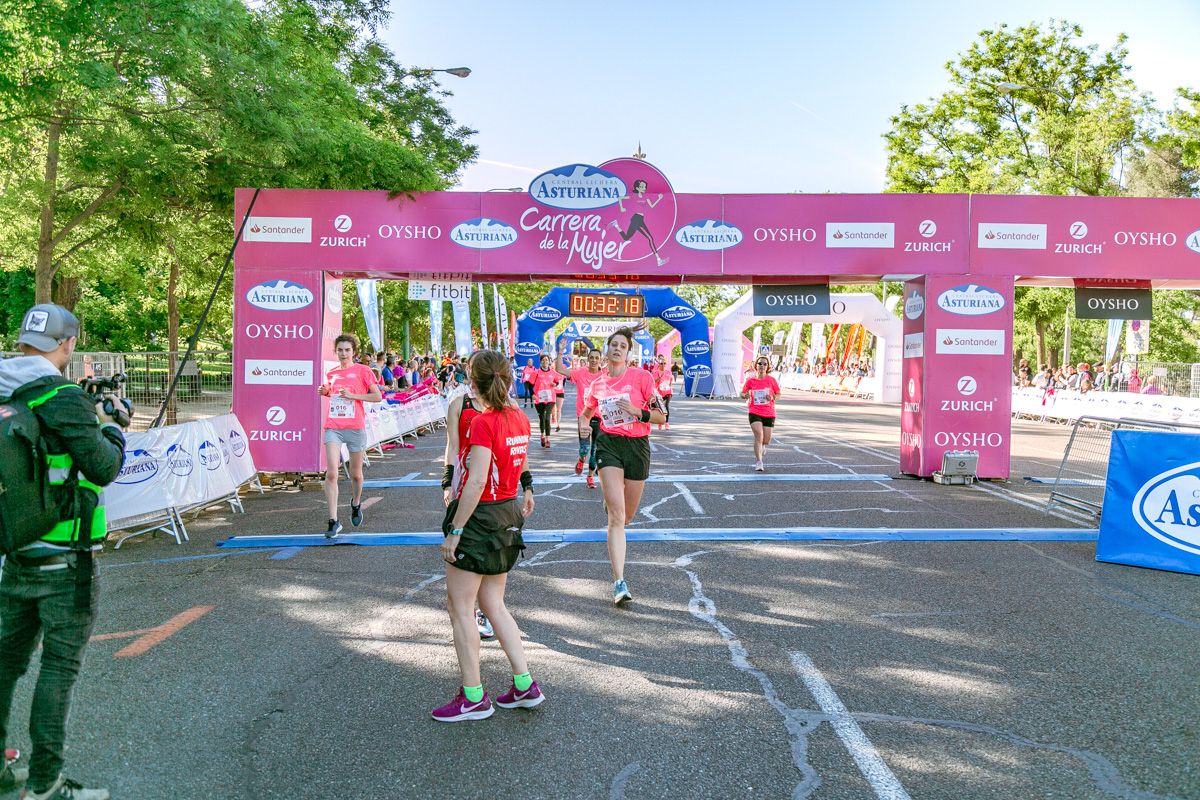 Carrera de la Mujer de Madrid - META, ARCO DERECHO (de 31:33 a 32:37)