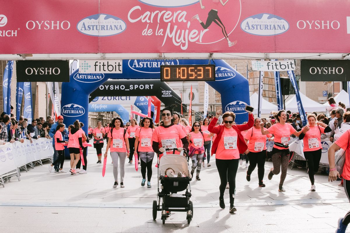 Llegada de la Carrera de la Mujer de Zaragoza (GALERÍA 14)