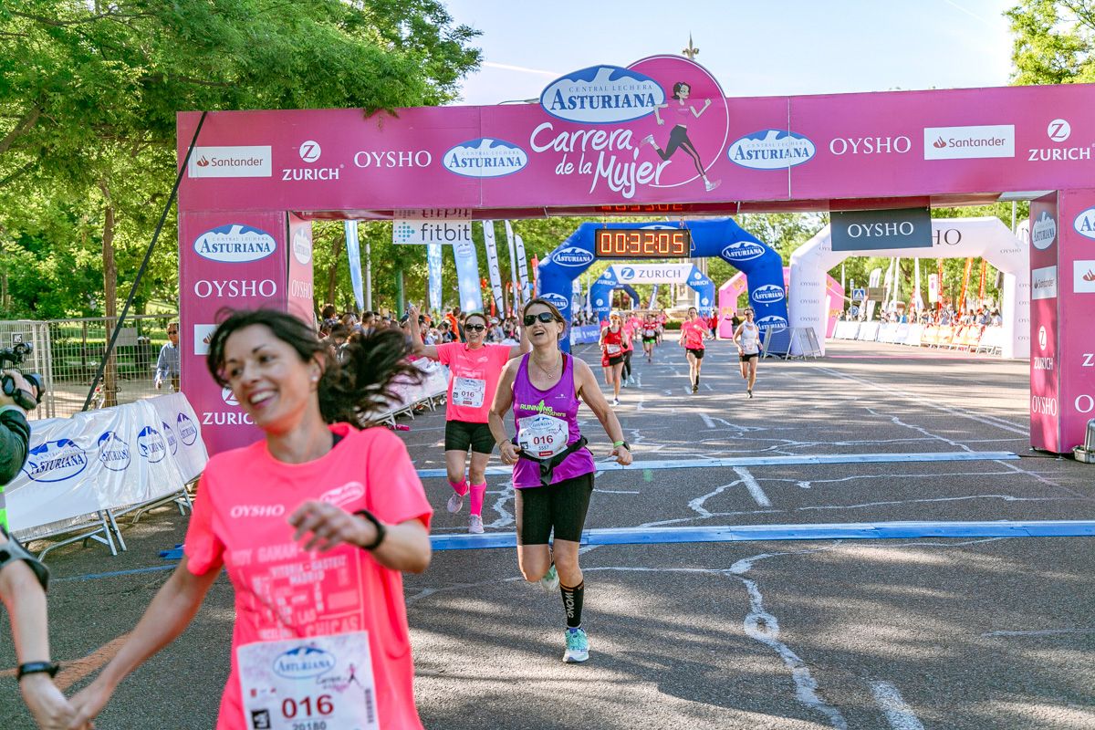 Carrera de la Mujer de Madrid - META, ARCO DERECHO (de 31:33 a 32:37)