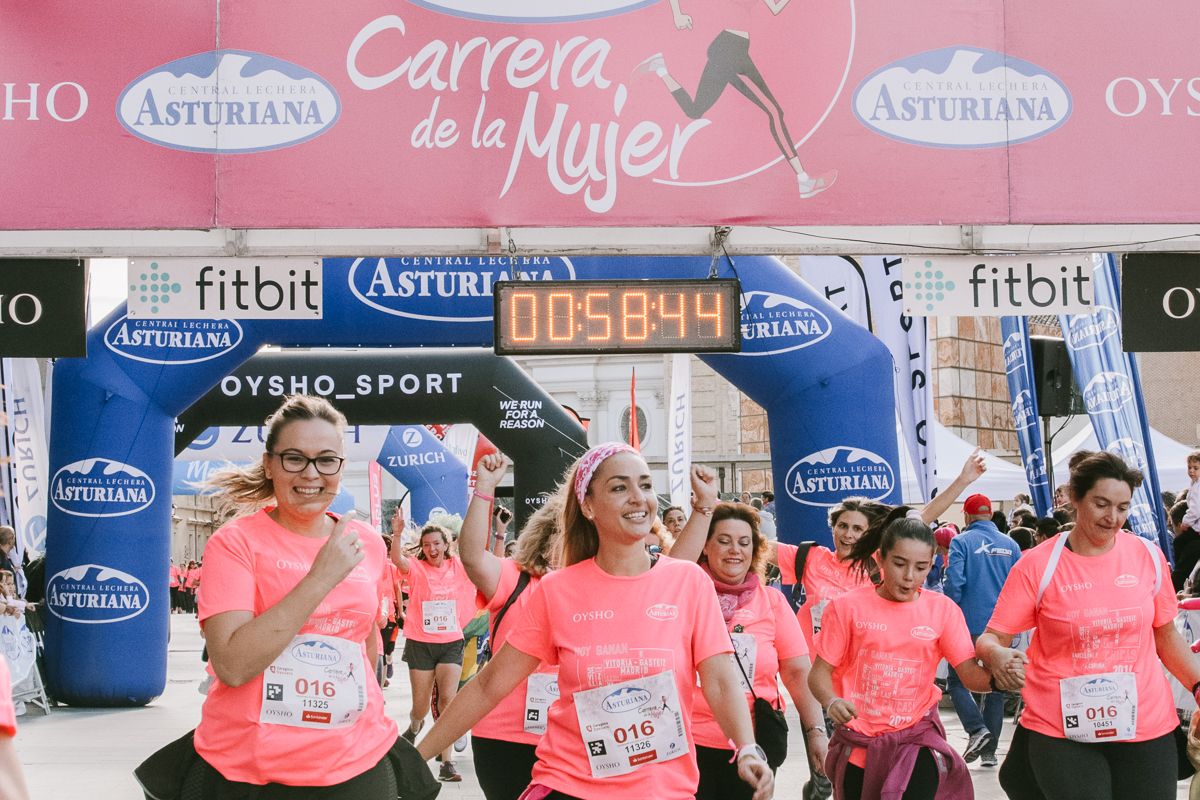 Llegada de la Carrera de la Mujer de Zaragoza (GALERÍA 13)
