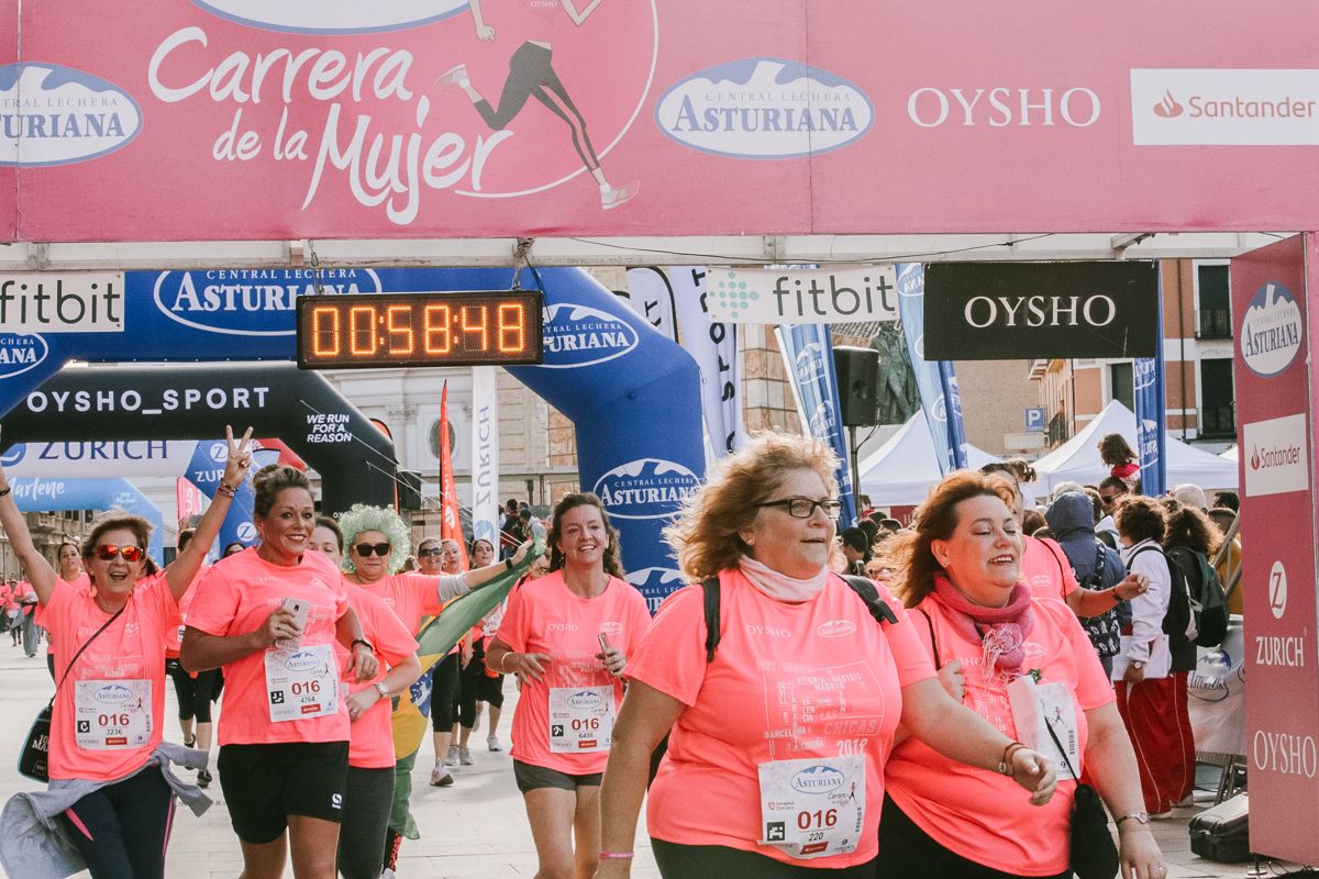Llegada de la Carrera de la Mujer de Zaragoza (GALERÍA 13)