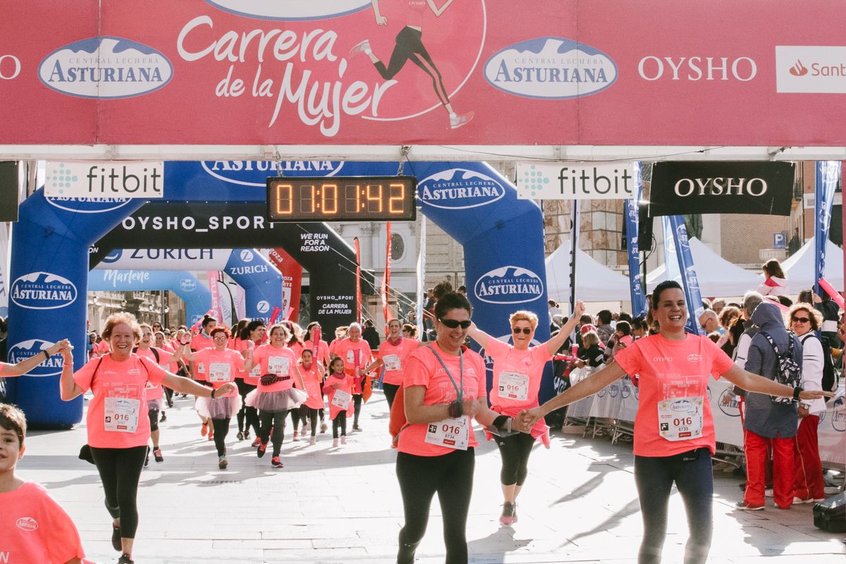 Llegada de la Carrera de la Mujer de Zaragoza (GALERÍA 13)