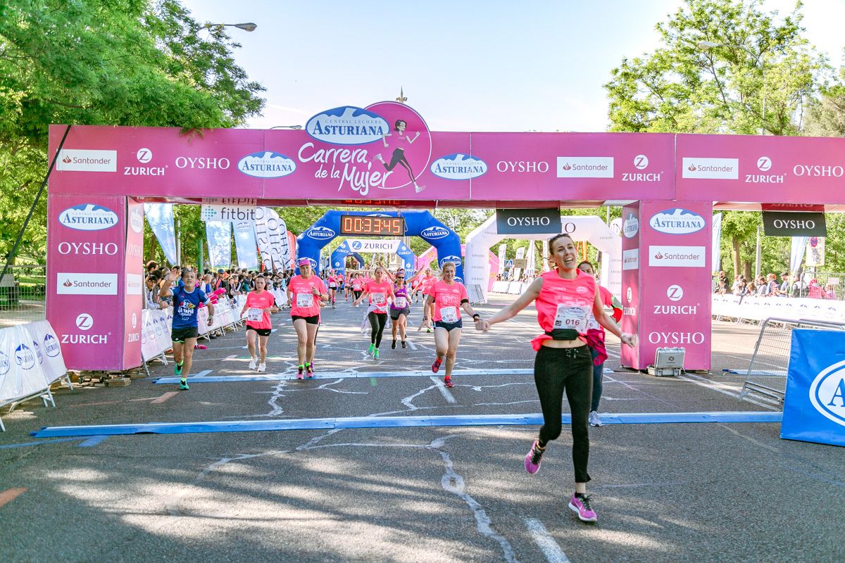 Carrera de la Mujer de Madrid - META, ARCO DERECHO (de 32:39 a 33:55)