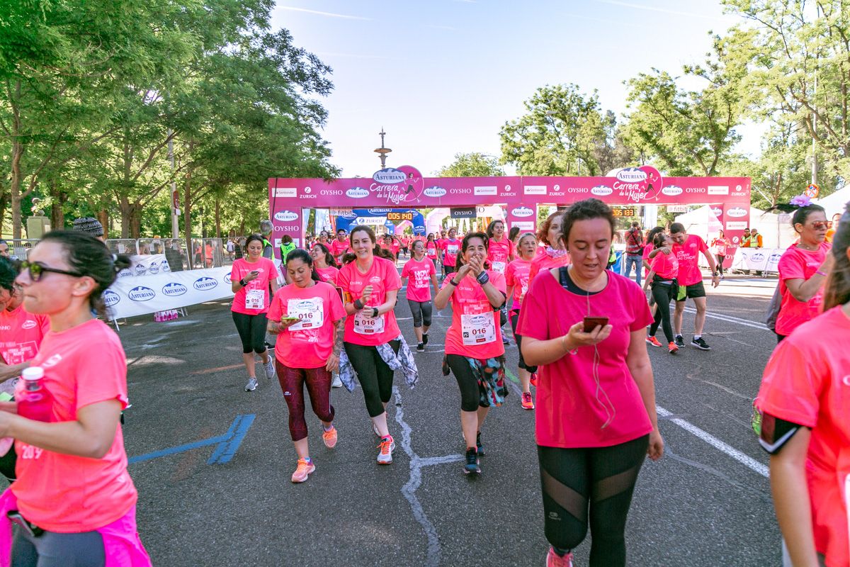Carrera de la Mujer de Madrid - META, ARCO DERECHO (de 51:40 a 53:02)