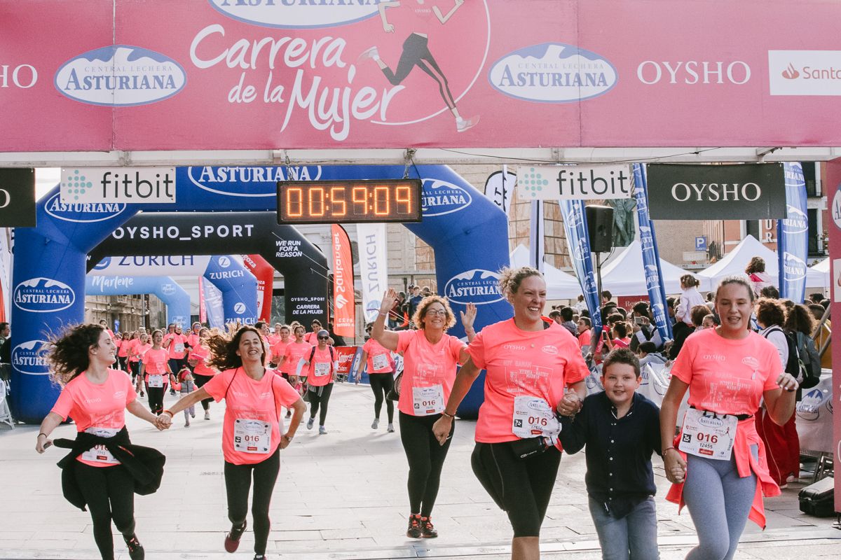 Llegada de la Carrera de la Mujer de Zaragoza (GALERÍA 13)