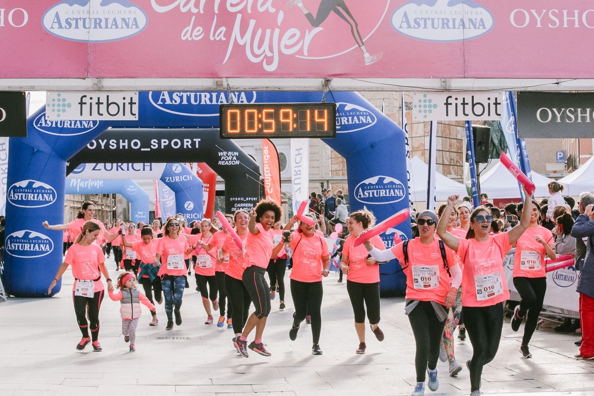 Llegada de la Carrera de la Mujer de Zaragoza (GALERÍA 13)