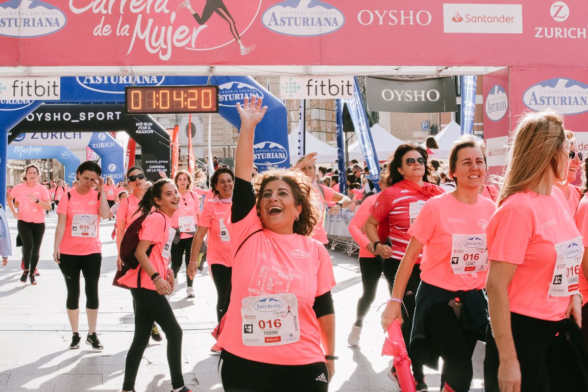 Llegada de la Carrera de la Mujer de Zaragoza (GALERÍA 14)