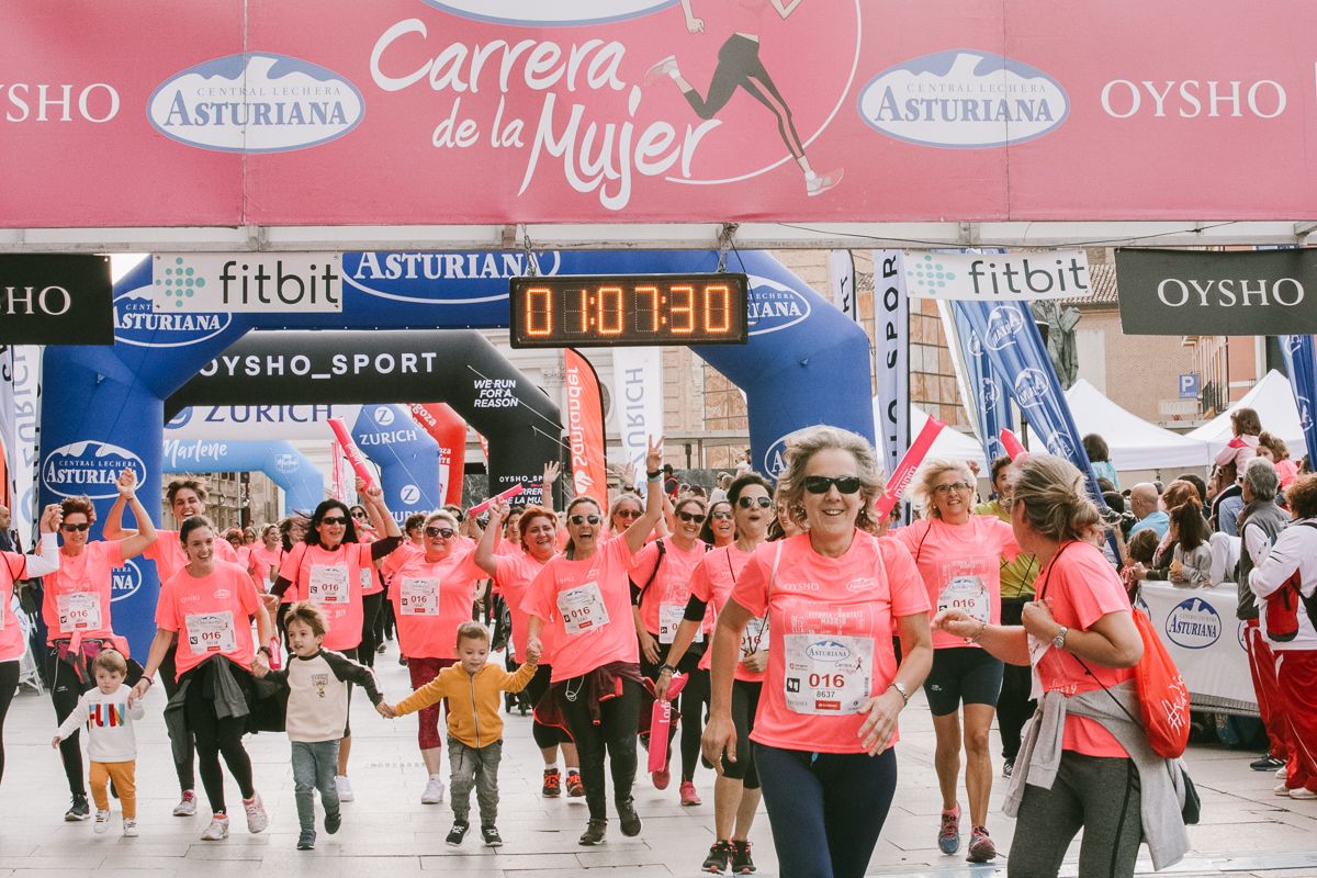 Llegada de la Carrera de la Mujer de Zaragoza (GALERÍA 15)
