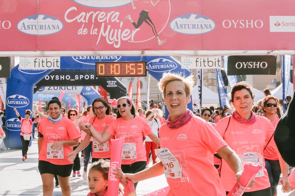 Llegada de la Carrera de la Mujer de Zaragoza (GALERÍA 14)