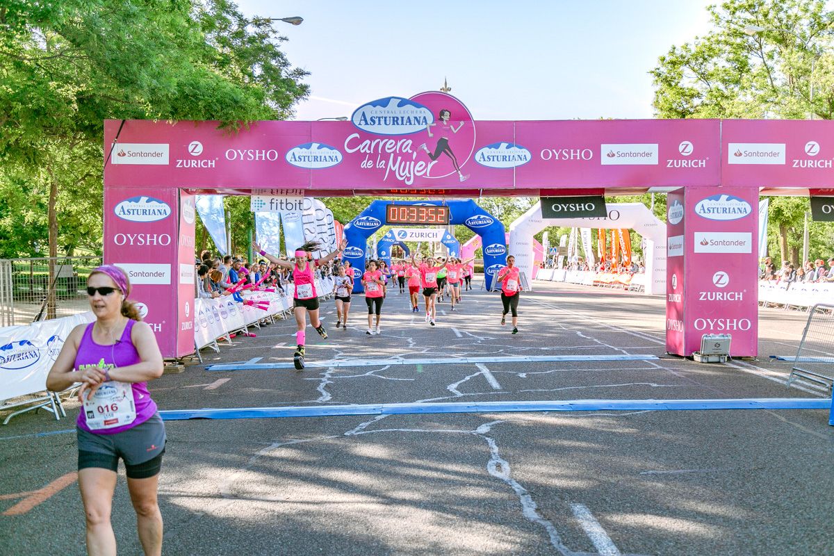Carrera de la Mujer de Madrid - META, ARCO DERECHO (de 32:39 a 33:55)