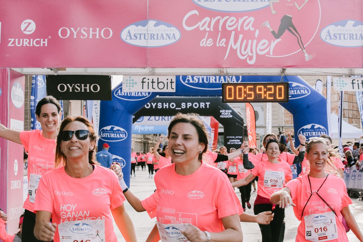 Llegada de la Carrera de la Mujer de Zaragoza (GALERÍA 13)