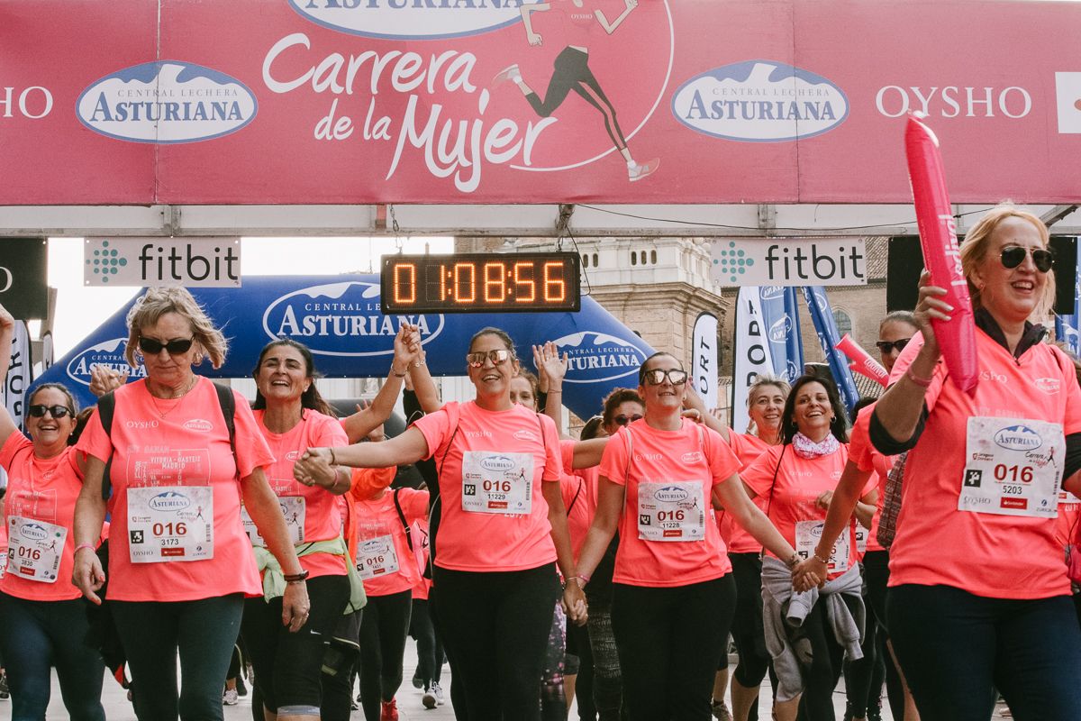 Llegada de la Carrera de la Mujer de Zaragoza (GALERÍA 15)
