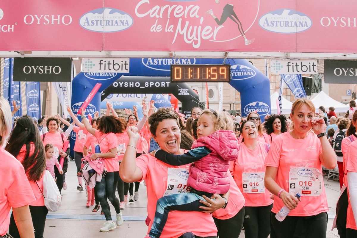 Llegada de la Carrera de la Mujer de Zaragoza (GALERÍA 16)