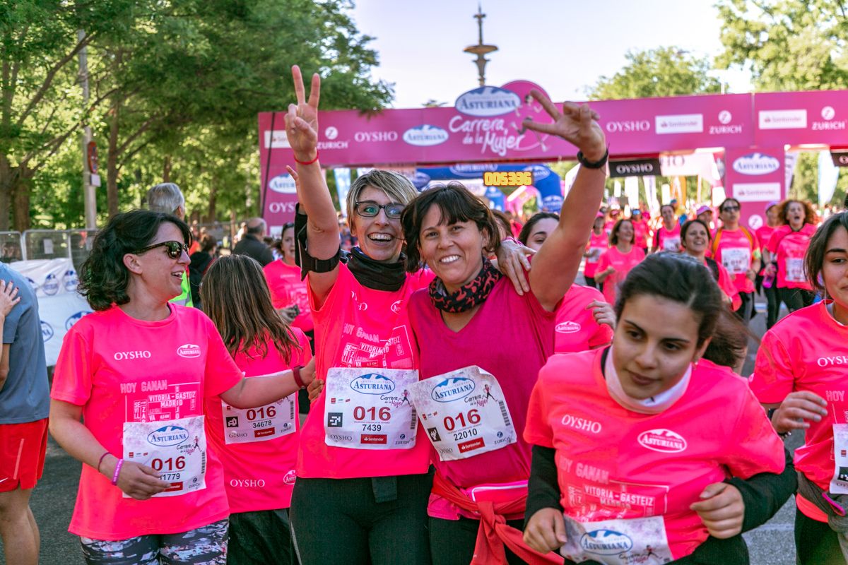 Carrera de la Mujer de Madrid - META, ARCO DERECHO (de 53:03 a 54:33)