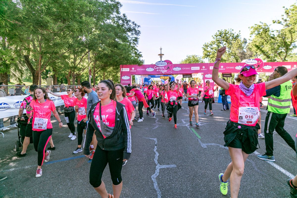 Carrera de la Mujer de Madrid - META, ARCO DERECHO (de 53:03 a 54:33)