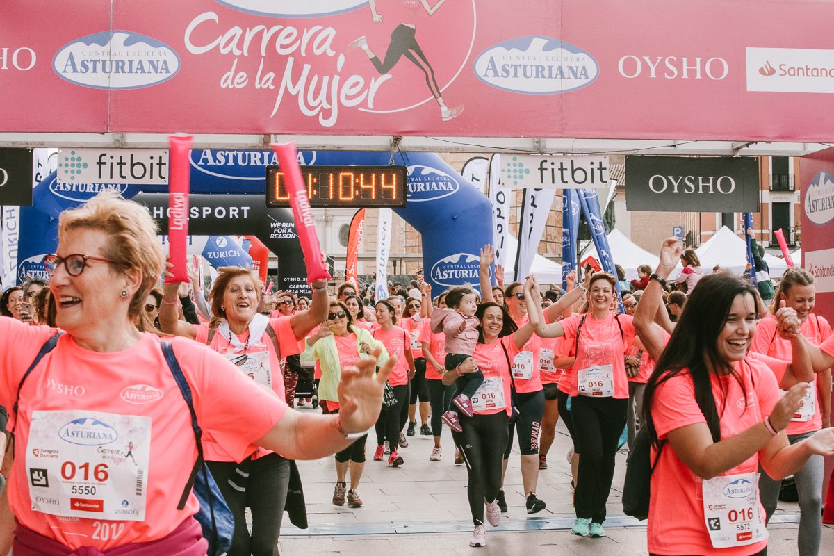Llegada de la Carrera de la Mujer de Zaragoza (GALERÍA 16)