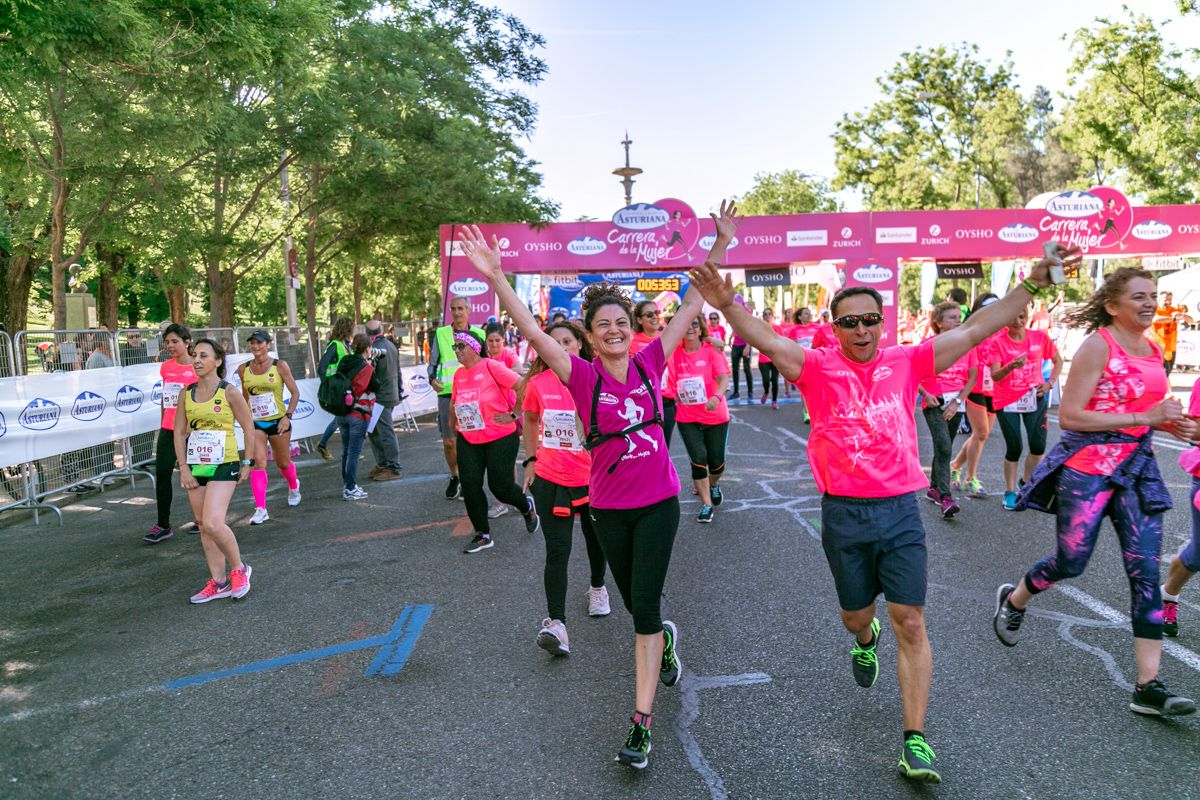 Carrera de la Mujer de Madrid - META, ARCO DERECHO (de 53:03 a 54:33)