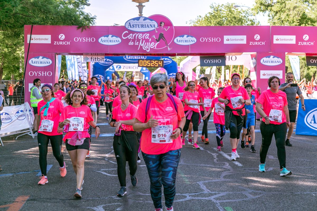 Carrera de la Mujer de Madrid - META, ARCO DERECHO (de 51:40 a 53:02)
