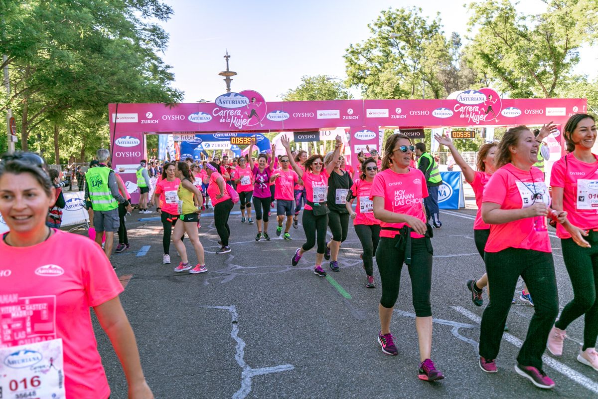 Carrera de la Mujer de Madrid - META, ARCO DERECHO (de 53:03 a 54:33)