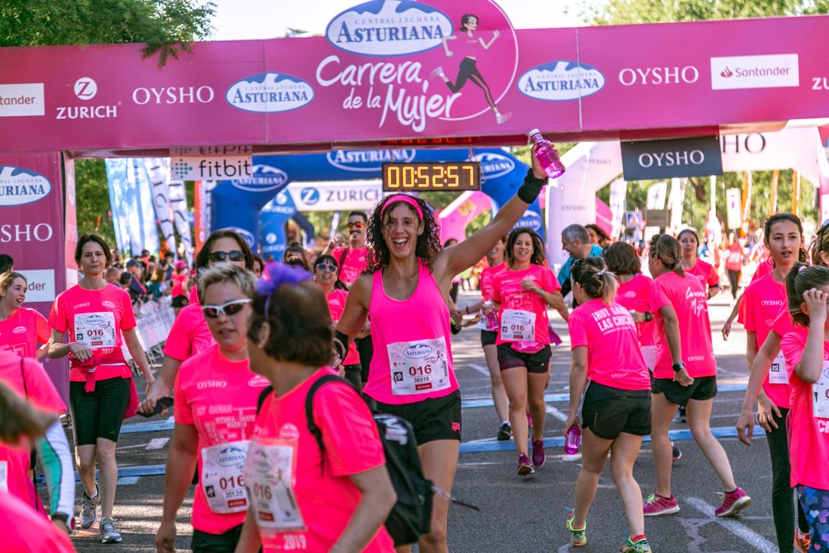 Carrera de la Mujer de Madrid - META, ARCO DERECHO (de 51:40 a 53:02)