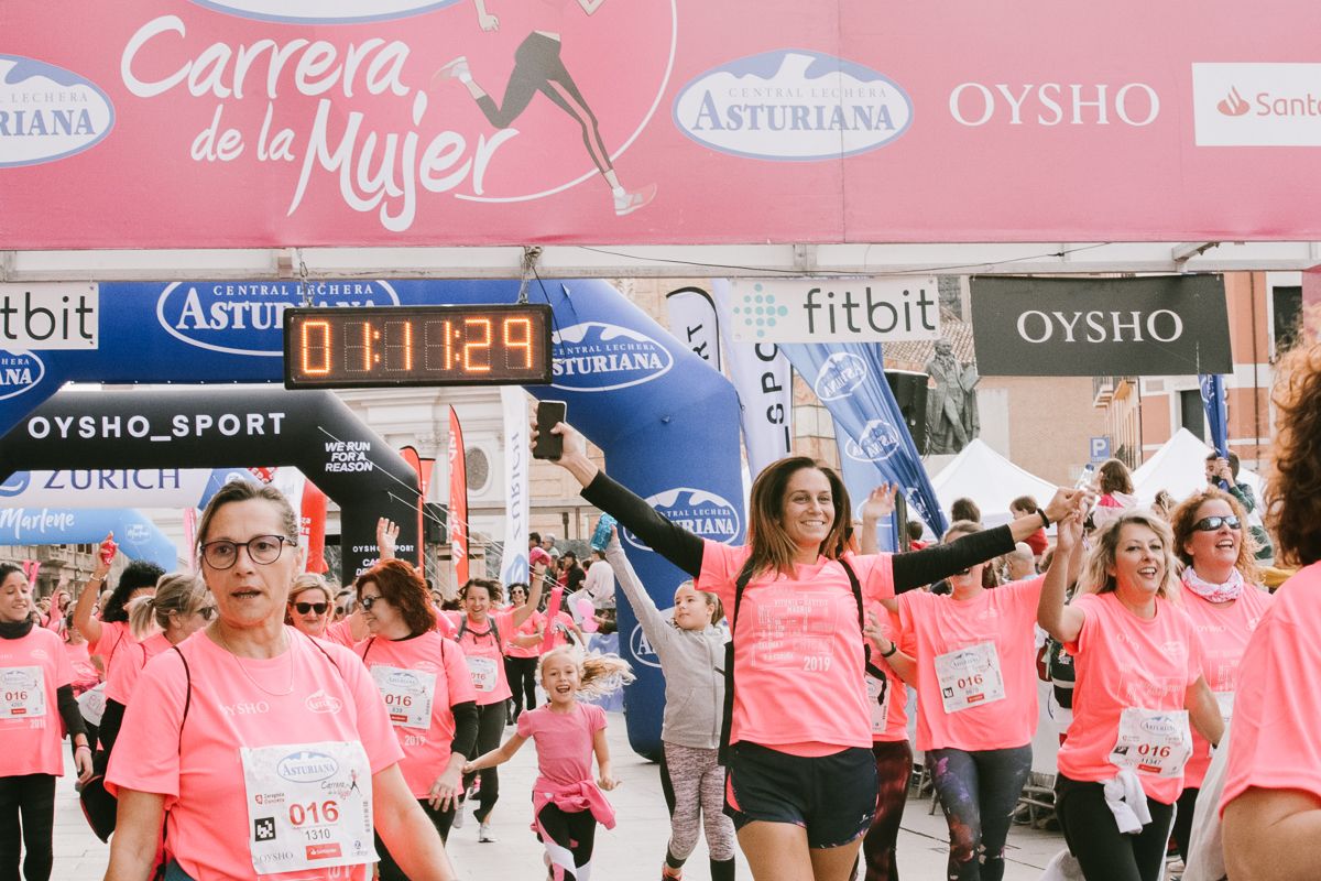 Llegada de la Carrera de la Mujer de Zaragoza (GALERÍA 16)