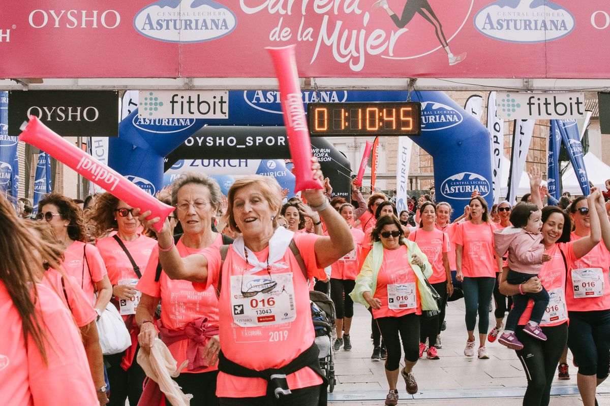 Llegada de la Carrera de la Mujer de Zaragoza (GALERÍA 16)