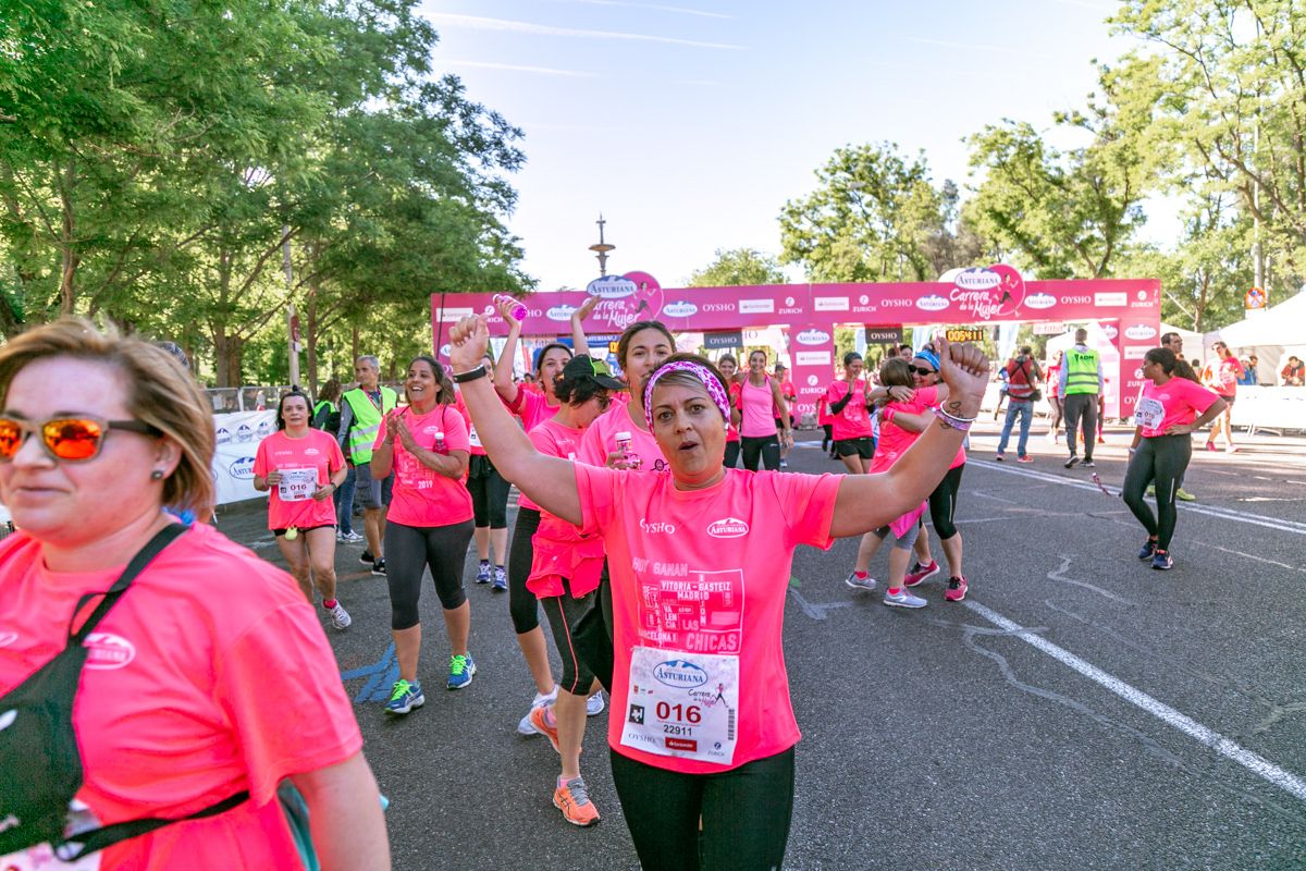 Carrera de la Mujer de Madrid - META, ARCO DERECHO (de 53:03 a 54:33)