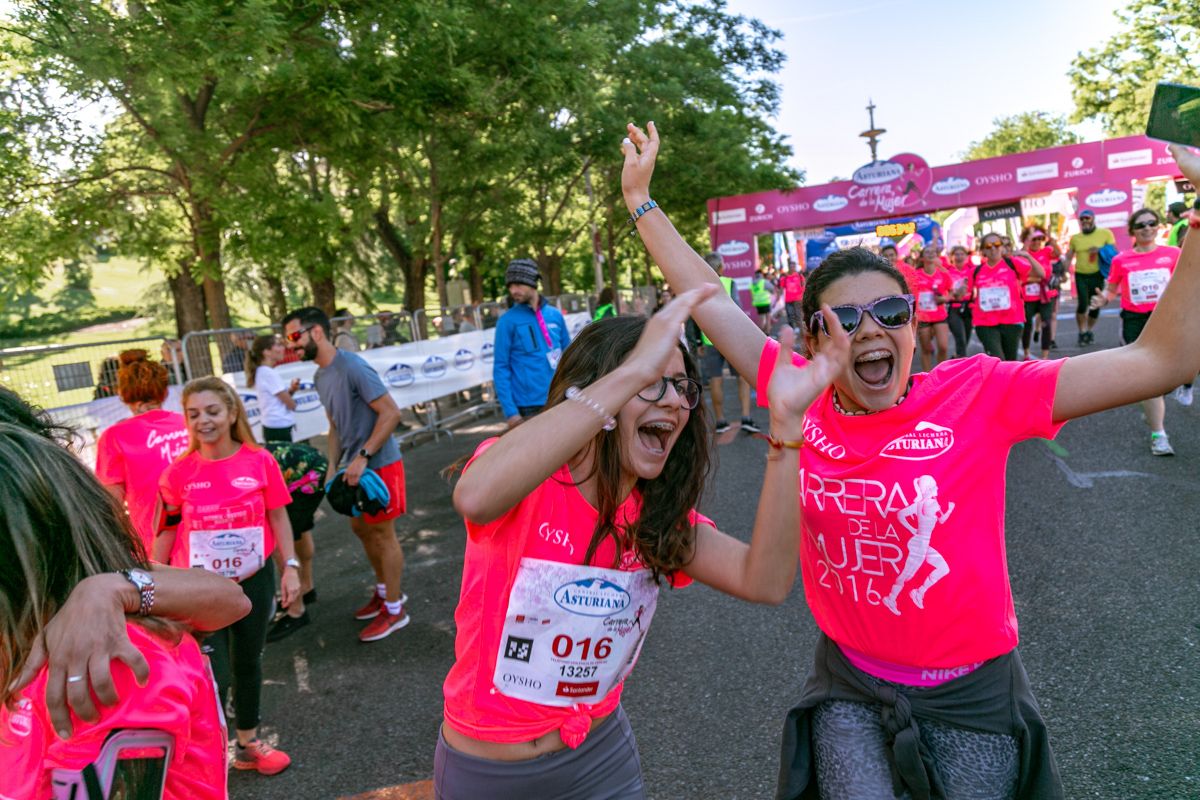 Carrera de la Mujer de Madrid - META, ARCO DERECHO (de 53:03 a 54:33)