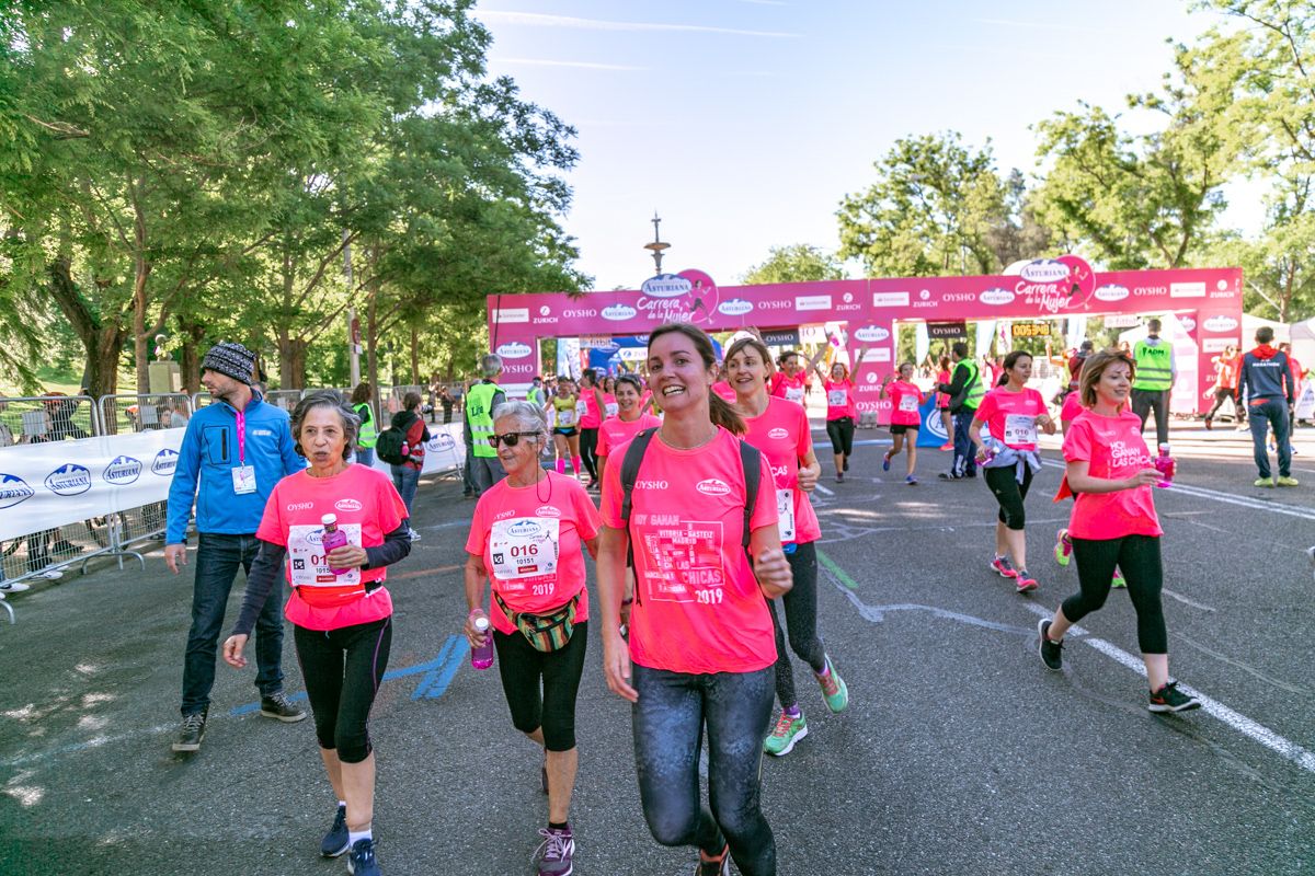 Carrera de la Mujer de Madrid - META, ARCO DERECHO (de 53:03 a 54:33)