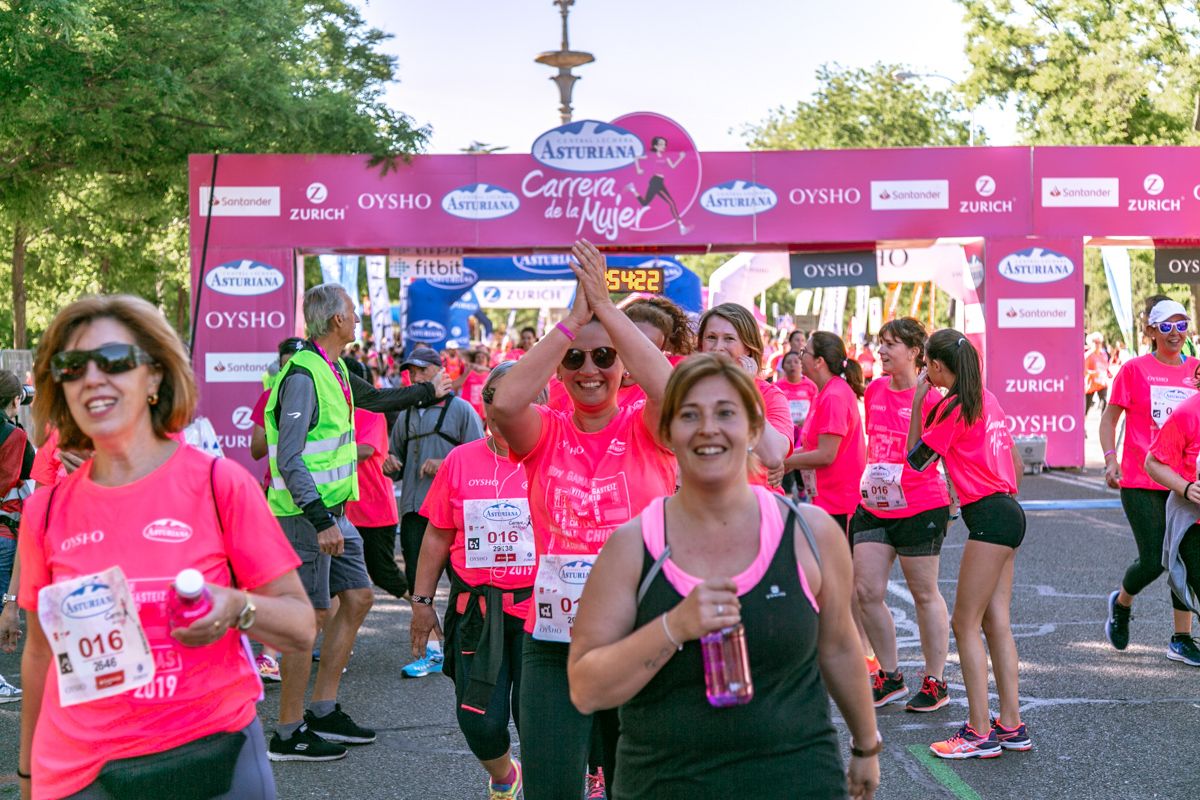 Carrera de la Mujer de Madrid - META, ARCO DERECHO (de 53:03 a 54:33)