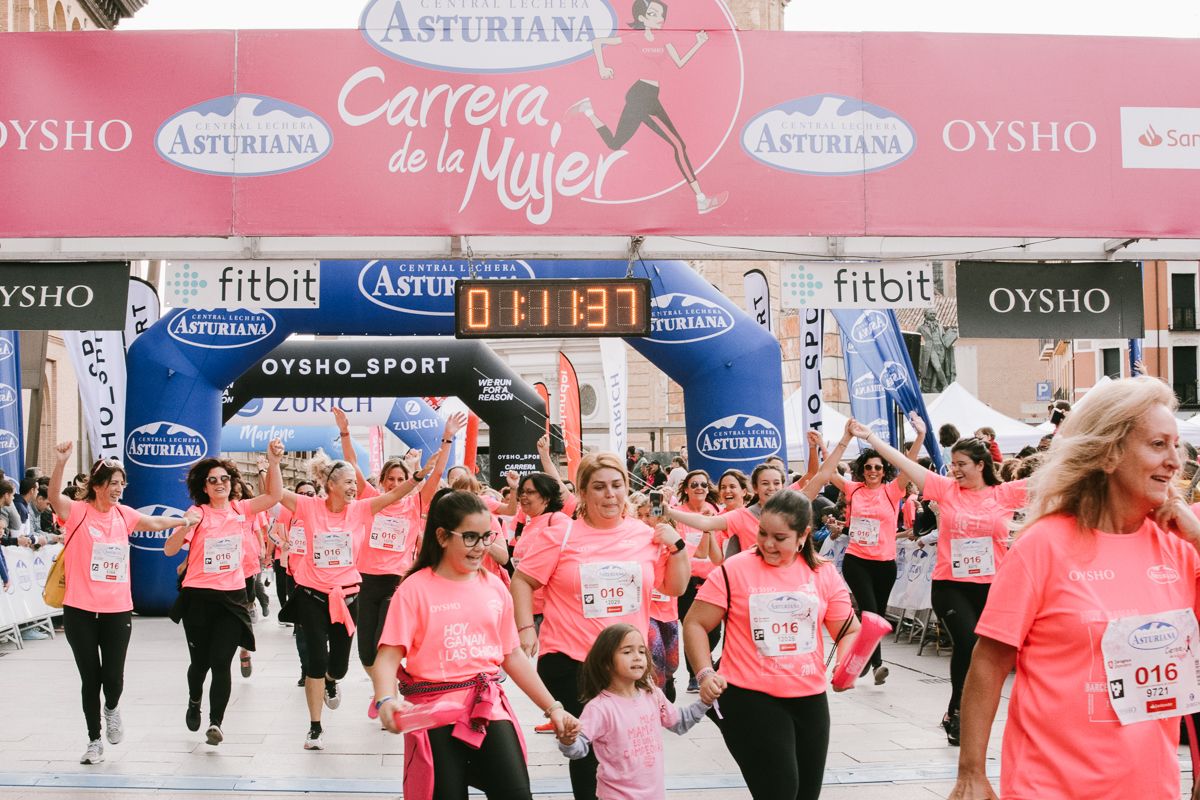Llegada de la Carrera de la Mujer de Zaragoza (GALERÍA 16)