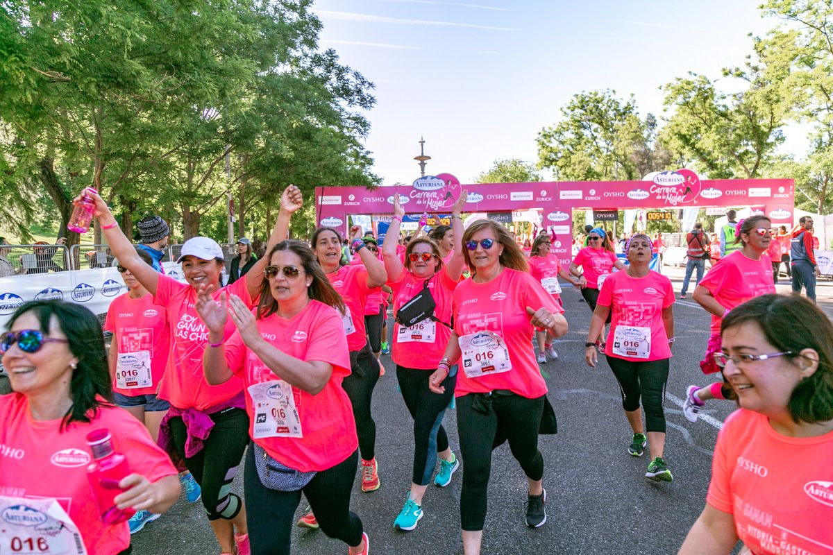 Carrera de la Mujer de Madrid - META, ARCO DERECHO (de 53:03 a 54:33)