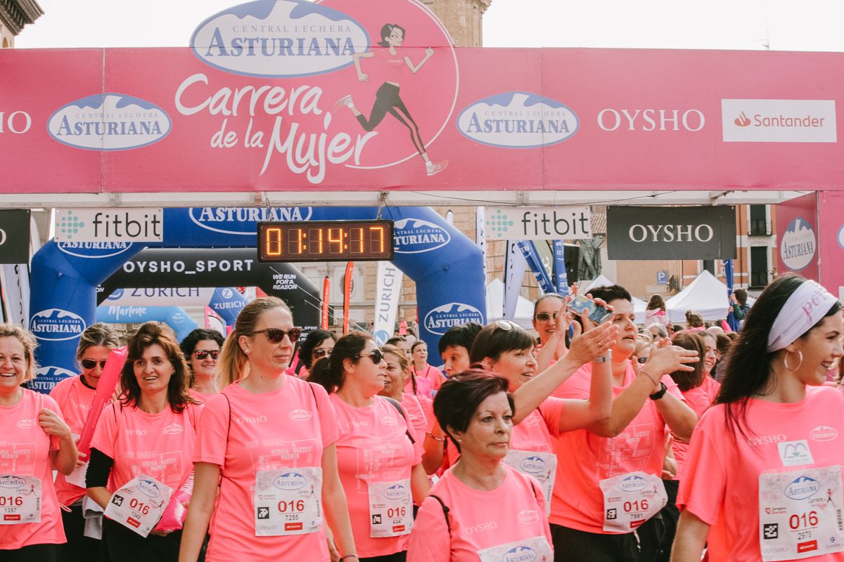 Llegada de la Carrera de la Mujer de Zaragoza (GALERÍA 17)