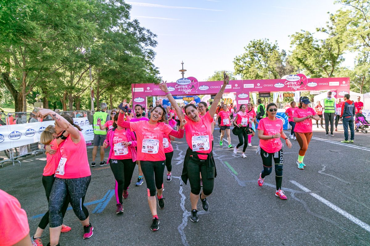 Carrera de la Mujer de Madrid - META, ARCO DERECHO (de 53:03 a 54:33)