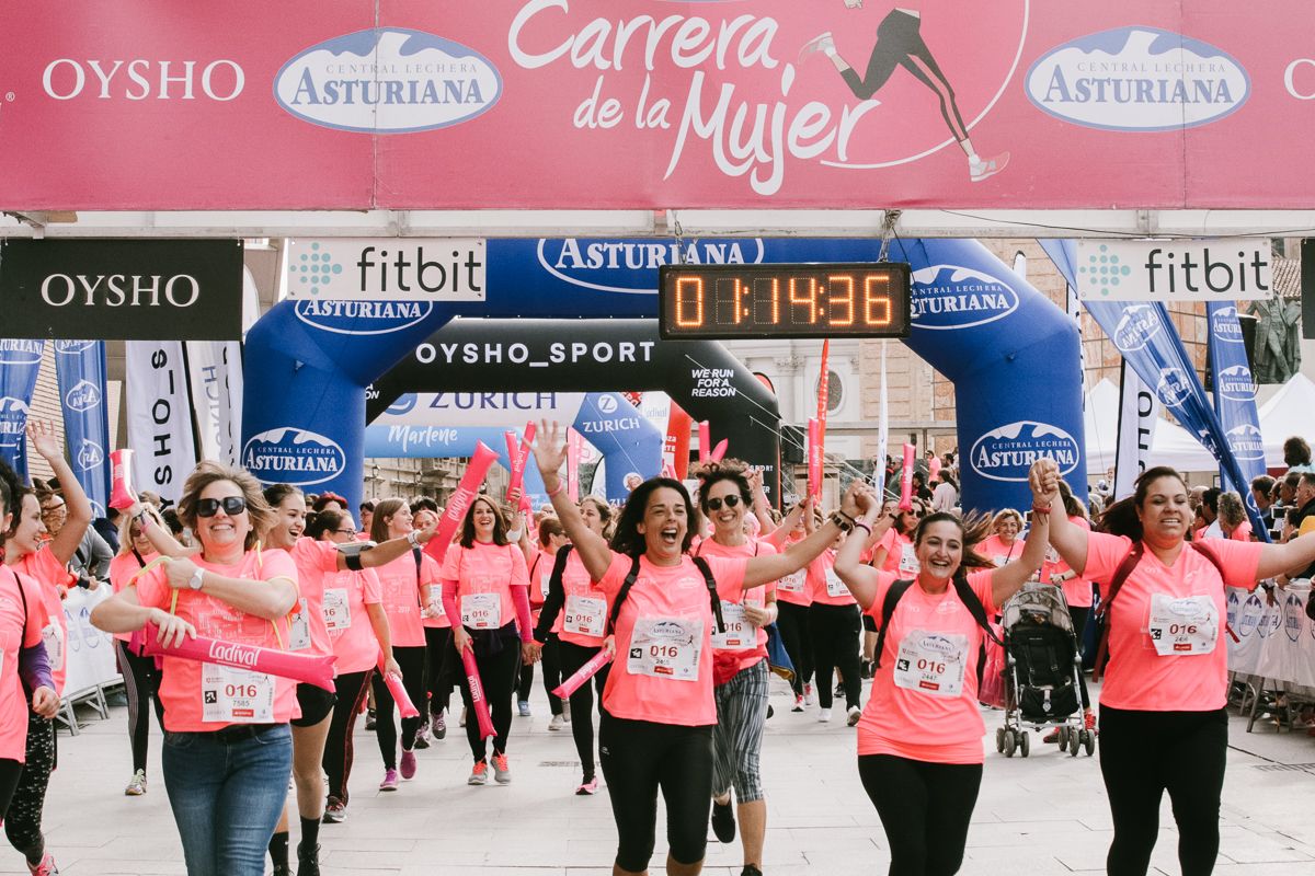 Llegada de la Carrera de la Mujer de Zaragoza (GALERÍA 17)