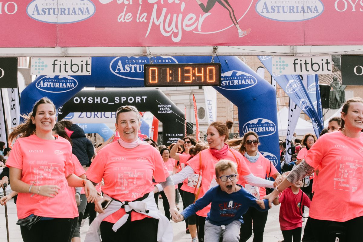 Llegada de la Carrera de la Mujer de Zaragoza (GALERÍA 17)